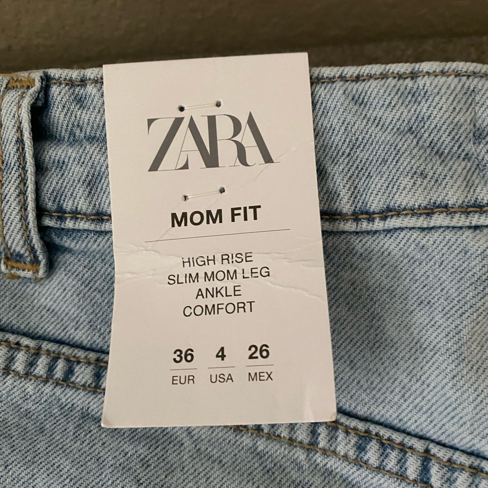 Zara Mom Fit Jeans - Picture 5 of 5